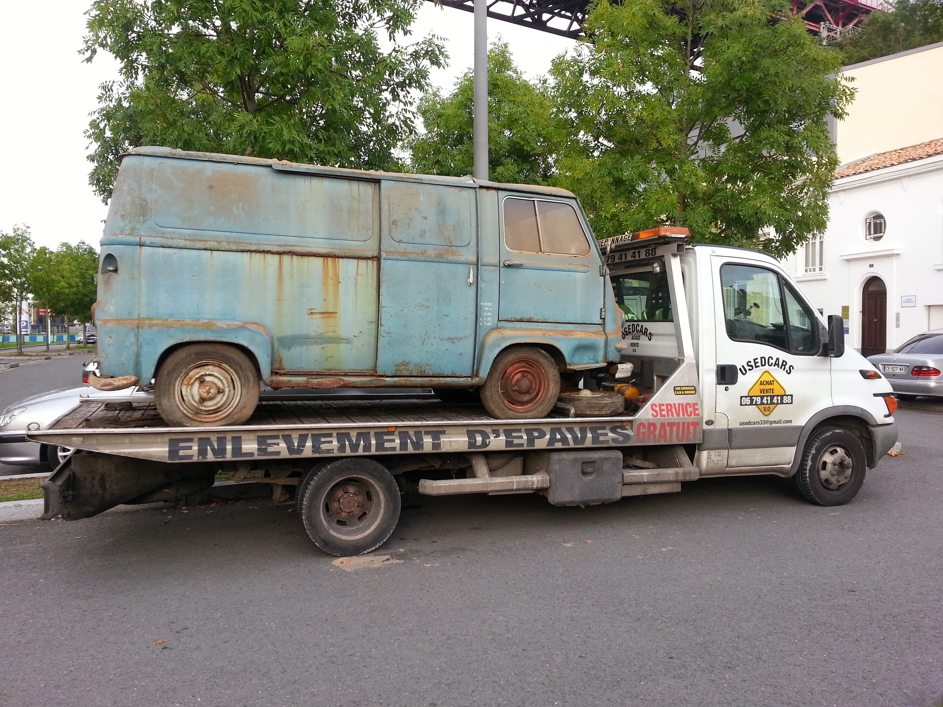 Voiture hors d usage prete pour enlèvement et destruction VHU