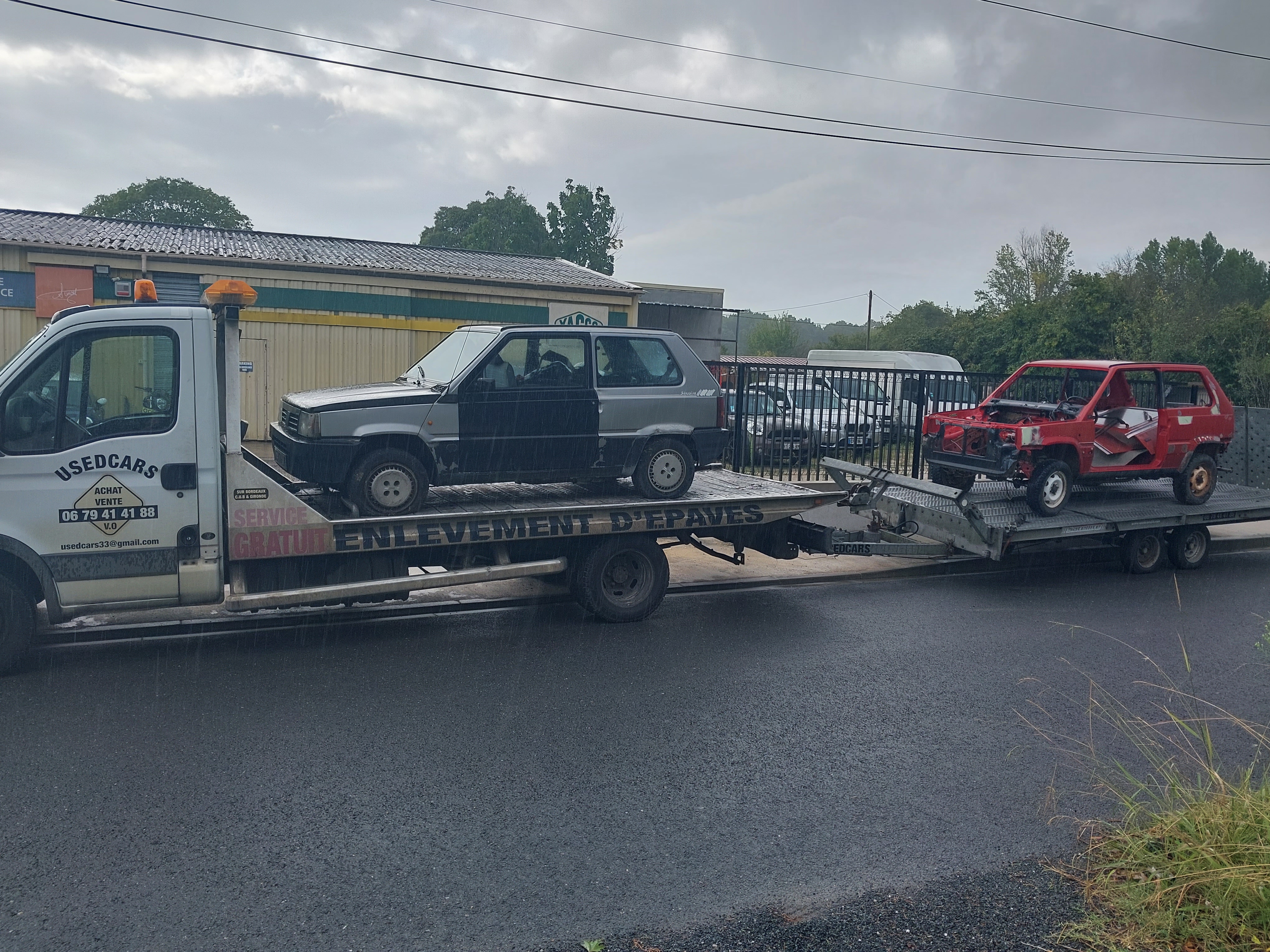 Camion plateau pour recuperation d epave en Gironde

